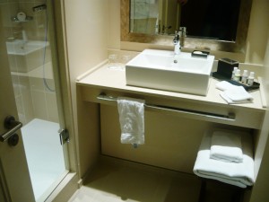 Фотография: Стандартный номер отеля St Pancras Renaissance London Hotel