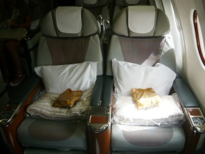 Фотография: Кресла бизнес класса самолет Emirates A340 рейс Дубай - СПб